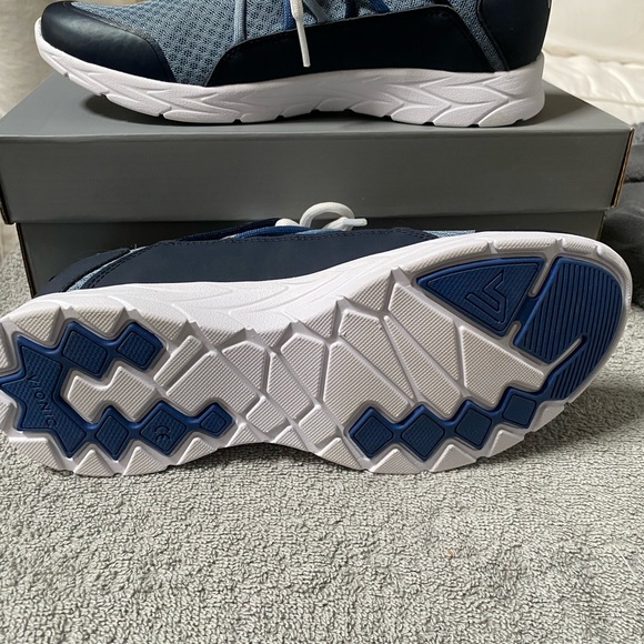 Vionic Women’s Size 8.5 Zeliya Navy Sneaker New-Never Worn - Picture 4 of 8